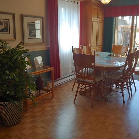 3 Bedrooms 3 Beds Near Metro -2 Parking Free Монреаль Екстер'єр фото