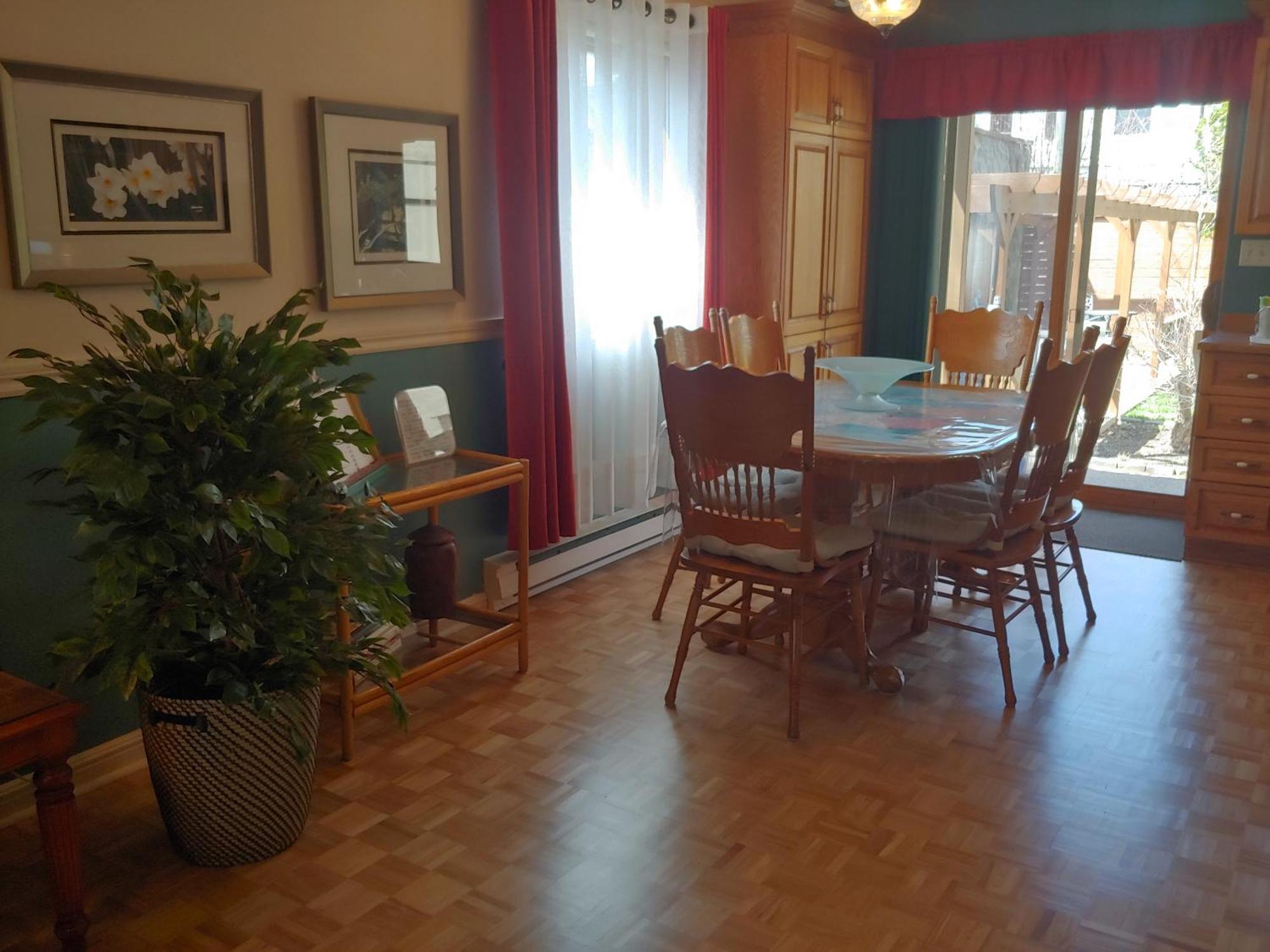 3 Bedrooms 3 Beds Near Metro -2 Parking Free Монреаль Екстер'єр фото